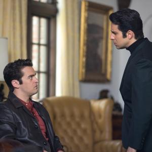 Still of John Lloyd Young and Vincent Piazza in Ketveriuke is Dzersio 2014