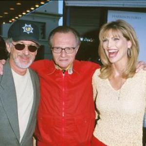 Steven Spielberg and Larry King at event of What Lies Beneath 2000