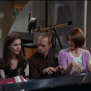 Still of David Hyde Pierce, Peri Gilpin and Jane Leeves in Frasier (1993)