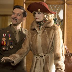 Still of Tobey Maguire and Carey Mulligan in The Spoils of Babylon 2014