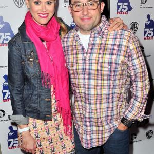 P.J. Byrne and Janet Varney at event of Zmogus is plieno (2013)