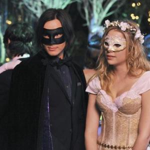 Still of Ashley Benson and Tyler Blackburn in Jaunosios melages 2010