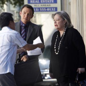 Still of Kathy Bates, Kaidy Kuna and Nate Corddry in Harry's Law (2011)