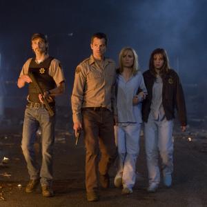 Still of Radha Mitchell Timothy Olyphant Danielle Panabaker and Joe Anderson in Beprociai 2010