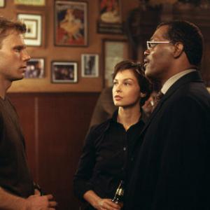 Still of Samuel L. Jackson, Ashley Judd and Mark Pellegrino in Twisted (2004)