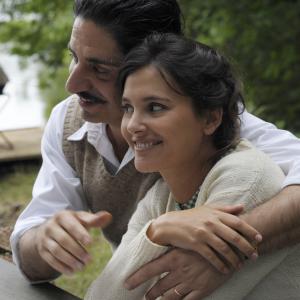 Still of Virginie Ledoyen and Simon Abkarian in L'armée du crime (2009)