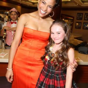 Madeline Carroll and Paula Patton at event of Swing Vote 2008