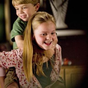 Still of Kerris Dorsey and Maxwell Perry Cotton in Brothers & Sisters (2006)