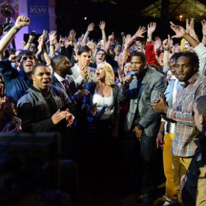 Carrie Keagan and Michael Strahan hosting VH1s Best Superbowl Concert Ever 2013