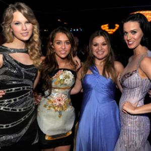 Kelly Clarkson Miley Cyrus Taylor Swift and Katy Perry