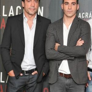 Javier Bardem and Miguel Ángel Silvestre in Alacrán enamorado (2013)