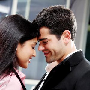 Still of Jesse Metcalfe and Shriya Saran in The Other End of the Line 2008