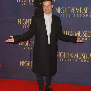 Rami Malek at event of Naktis muziejuje. Kapo paslaptis (2014)