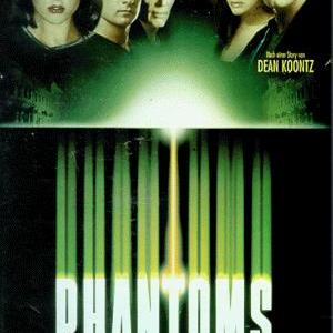 Ben Affleck Rose McGowan Peter OToole Liev Schreiber and Joanna Going in Phantoms 1998