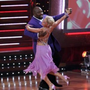 Still of Warren Sapp and Kym Johnson in Dancing with the Stars 2005