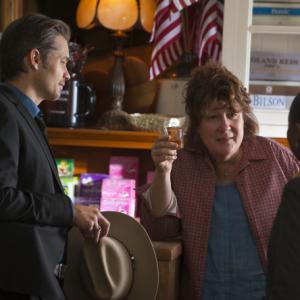 Still of Margo Martindale, Timothy Olyphant and Erica Tazel in Justified (2010)