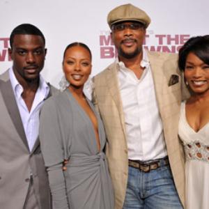 Angela Bassett, Tyler Perry, Eva Marcille and Lance Gross at event of Meet the Browns (2008)
