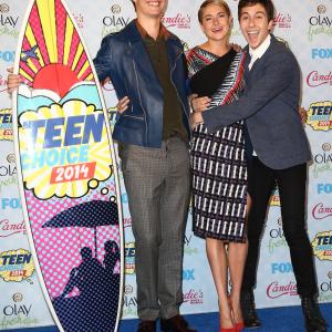 Shailene Woodley Nat Wolff and Ansel Elgort at event of Teen Choice Awards 2014 2014