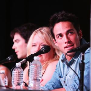Julie Plec, Ian Somerhalder, Michael Trevino and Nina Dobrev at event of Vampyro dienorasciai (2009)
