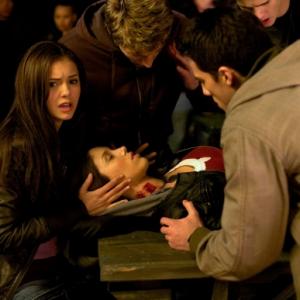 Still of Kayla Ewell, Zach Roerig, Michael Trevino, Steven R. McQueen and Nina Dobrev in Vampyro dienorasciai (2009)