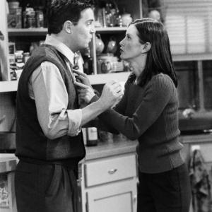 Still of Courteney Cox and Matthew Perry in Draugai 1994