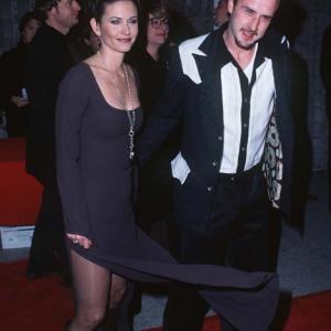 David Arquette and Courteney Cox at event of Klyksmas 1996
