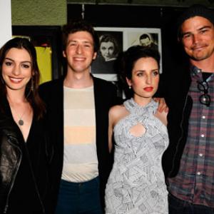 Josh Hartnett, Anne Hathaway, Daryl Wein and Zoe Lister-Jones at event of Breaking Upwards (2009)