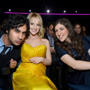 Mayim Bialik, Melissa Rauch and Kunal Nayyar at event of The 39th Annual People's Choice Awards (2013)