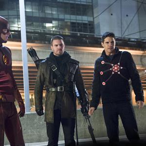 Still of Stephen Amell, Robbie Amell and Grant Gustin in The Flash (2014)