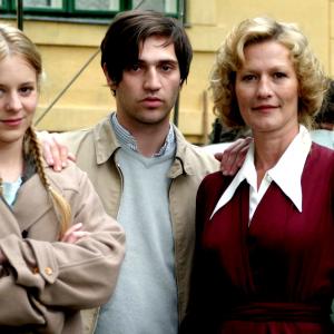 Bernadette Heerwagen, Reg Traviss and Suzanne von Borsody on set (2004)