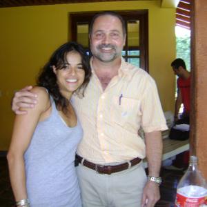 Michelle Rodriguez y Mario Lebron ensayando Trpico de sangre