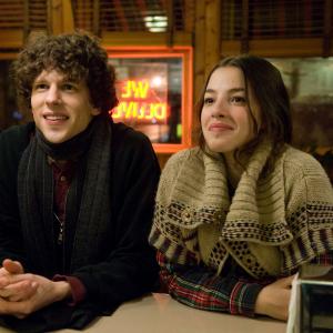 Still of Jesse Eisenberg and Olivia Thirlby in Solitary Man (2009)