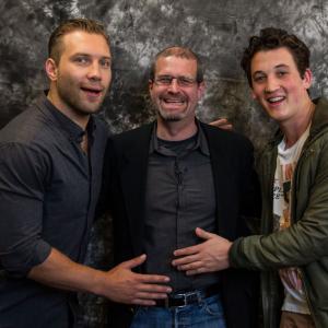 Miles Teller and Jai Courtney at event of Divergente 2014