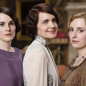 Still of Elizabeth McGovern, Michelle Dockery and Laura Carmichael in Downton Abbey (2010)