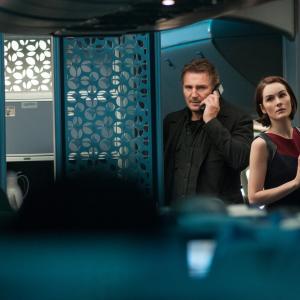 Still of Liam Neeson and Michelle Dockery in NonStop 2014