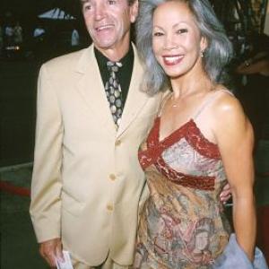 Tom Dreesen at event of My 5 Wives 2000
