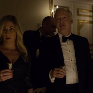 Adrienne Nelson RUSSIAN WOMAN and Reed Birney BLYTHE in Chapter 29 of House of Cards Season 3