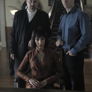 Still of Terry Kinney, Sam Witwer and Deena Aziz in Being Human (2011)