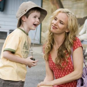 Still of Juliette Lewis and Joshua Friesen in Catch and Release 2006