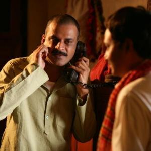 Still of Manoj Bajpayee and Piyush Mishra in Gangs of Wasseypur (2012)