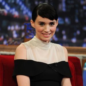 Rooney Mara at event of Late Night with Jimmy Fallon 2009