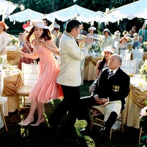 Still of Hector Elizondo and Anne Hathaway in The Princess Diaries 2: Royal Engagement (2004)