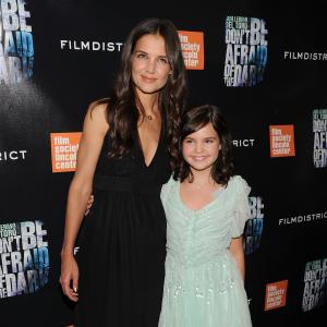 Katie Holmes and Bailee Madison at event of Nebijok tamsos (2010)