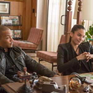 Still of Genesis Rodriguez and T.I. in Tapatybes vagile (2013)