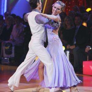 Still of Natalie Coughlin and Alec Mazo in Dancing with the Stars 2005