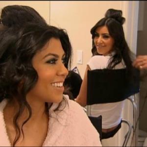 Still of Kourtney Kardashian and Kim Kardashian West in Keeping Up with the Kardashians 2007