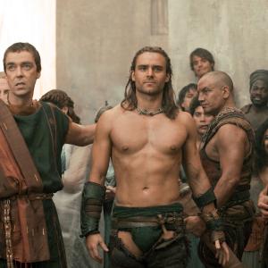 Still of John Hannah and Dustin Clare in Spartacus: Gods of the Arena (2011)
