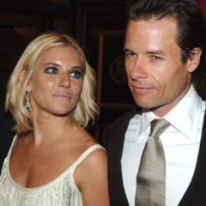 Guy Pearce and Sienna Miller at event of Factory Girl 2006