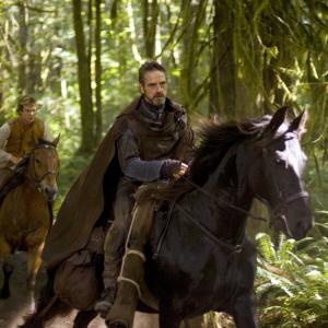Still of Jeremy Irons and Ed Speleers in Eragon 2006