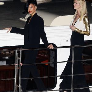 Rihanna and Brooklyn Decker at event of Laivu musis 2012